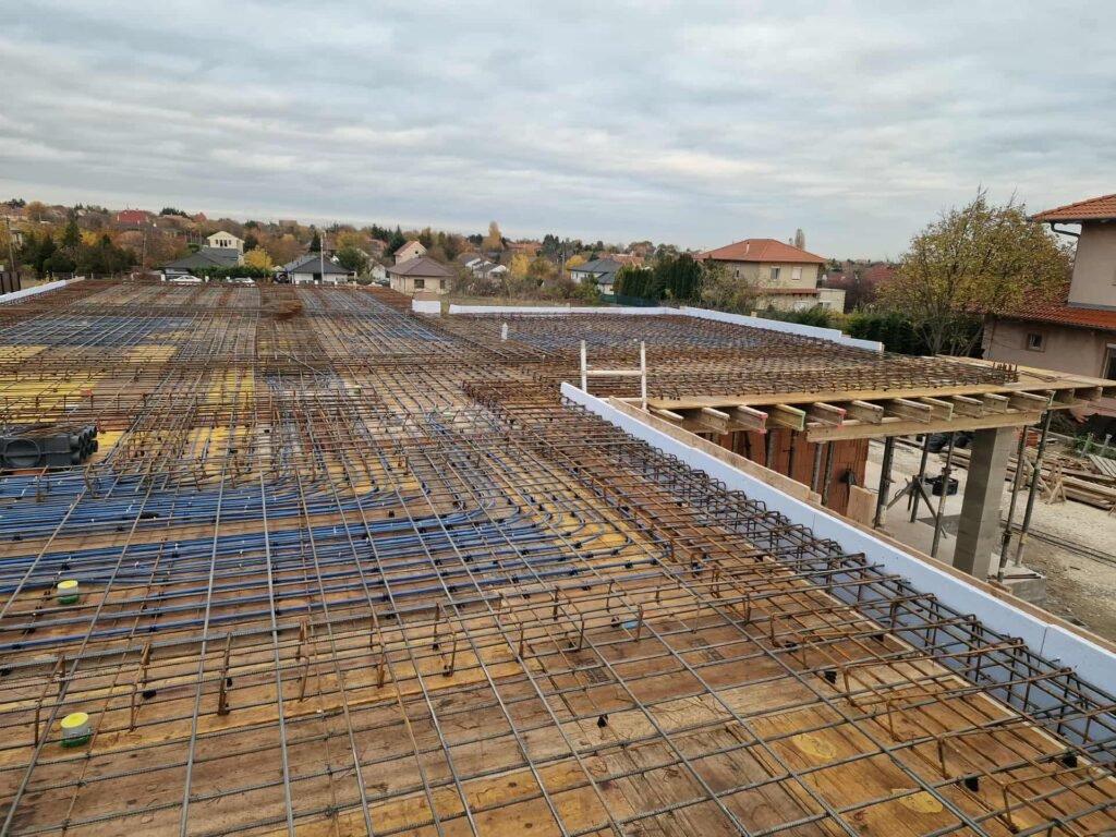 Monolit födémek professzionális kivitelezése, időtálló szerkezeti megoldásokkal.